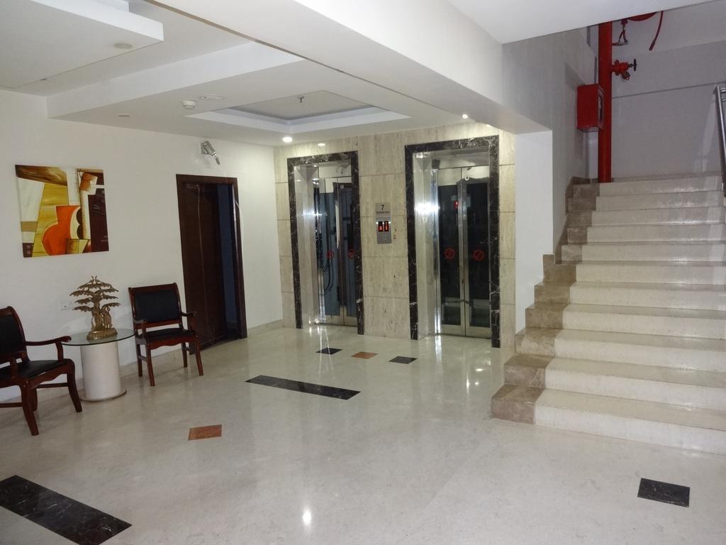 La Hospin Hotel Rajahmundry Phòng bức ảnh